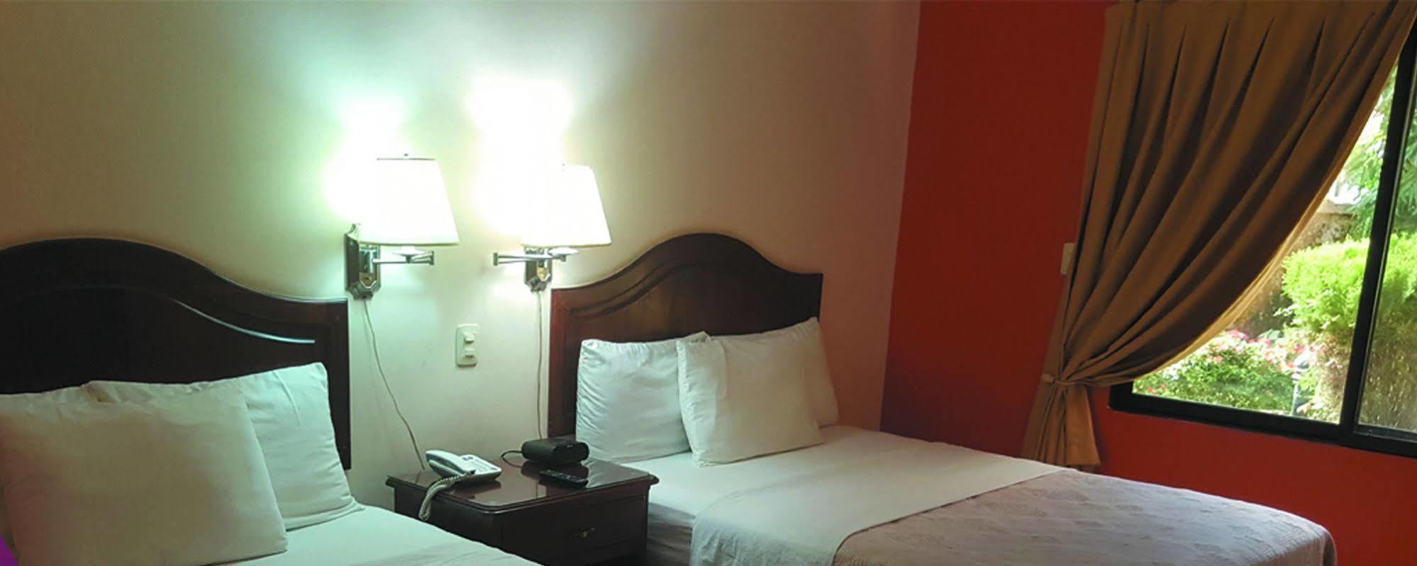 Hotel Plaza Maria Catacamas Exterior photo